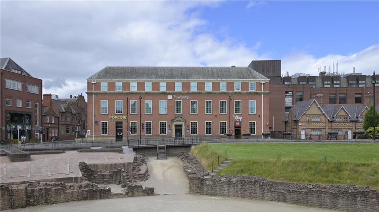 Travelodge Chester Central Exterior