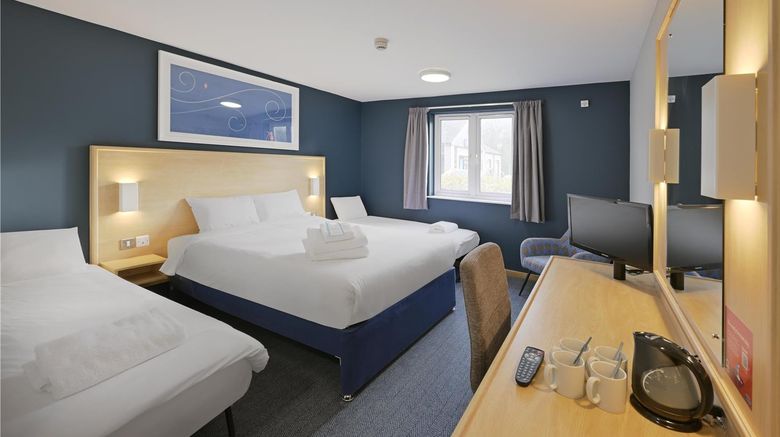 <b>Travelodge Cirencester Room</b>. Images powered by <a href="https://iceportal.shijigroup.com/" title="IcePortal" target="_blank">IcePortal</a>.