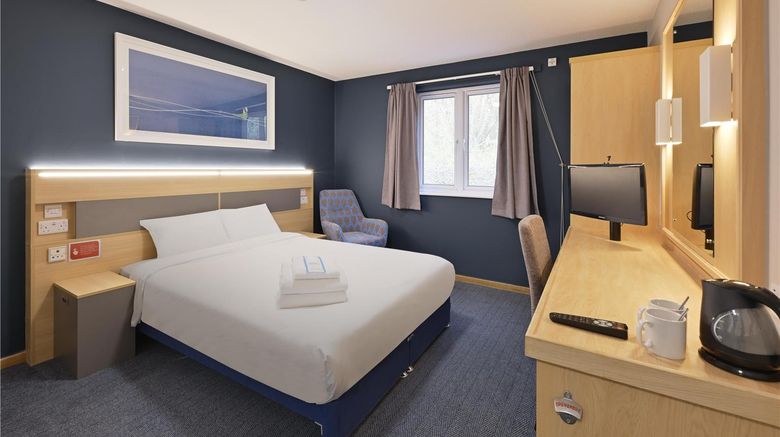 <b>Travelodge Cirencester Room</b>. Images powered by <a href="https://iceportal.shijigroup.com/" title="IcePortal" target="_blank">IcePortal</a>.