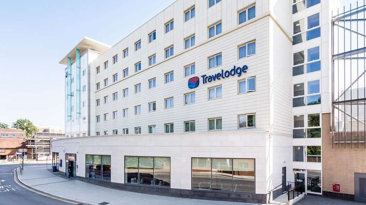 Travelodge Crawley Exterior