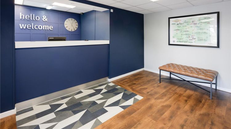 Travelodge Dorking Lobby