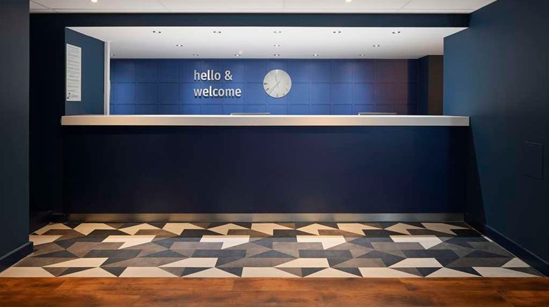 <b>Travelodge Edinburgh Central Lobby</b>. Images powered by <a href="https://iceportal.shijigroup.com/" title="IcePortal" target="_blank">IcePortal</a>.