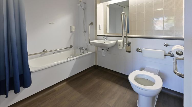 Travelodge Edinburgh Dreghorn Room