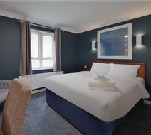 Travelodge Frimley Hotel Room