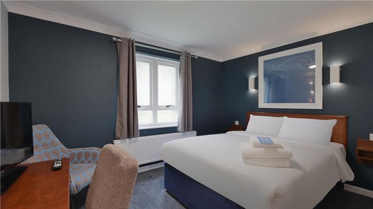 Travelodge Frimley Hotel Room