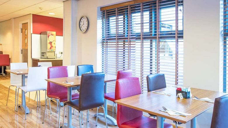 <b>Travelodge Glasgow Airport Restaurant</b>. Images powered by <a href="https://iceportal.shijigroup.com/" title="IcePortal" target="_blank">IcePortal</a>.