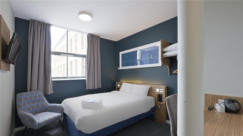<b>Travelodge Glossop Room</b>. Images powered by <a href="https://iceportal.shijigroup.com/" title="IcePortal" target="_blank">IcePortal</a>.