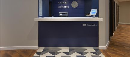 Travelodge Glossop Lobby