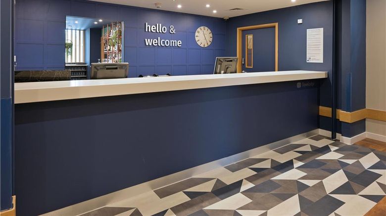 <b>Travelodge Gloucester Lobby</b>. Images powered by <a href="https://iceportal.shijigroup.com/" title="IcePortal" target="_blank">IcePortal</a>.