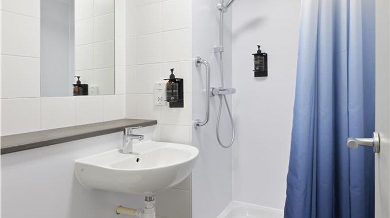 <b>Travelodge Great Yarmouth Acle Room</b>. Images powered by <a href="https://iceportal.shijigroup.com/" title="IcePortal" target="_blank">IcePortal</a>.