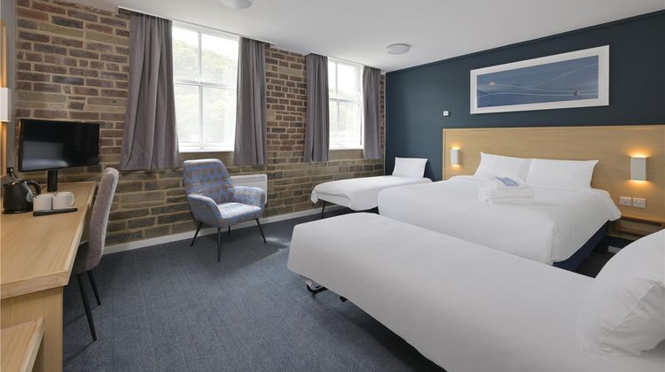 Travelodge Halifax Room