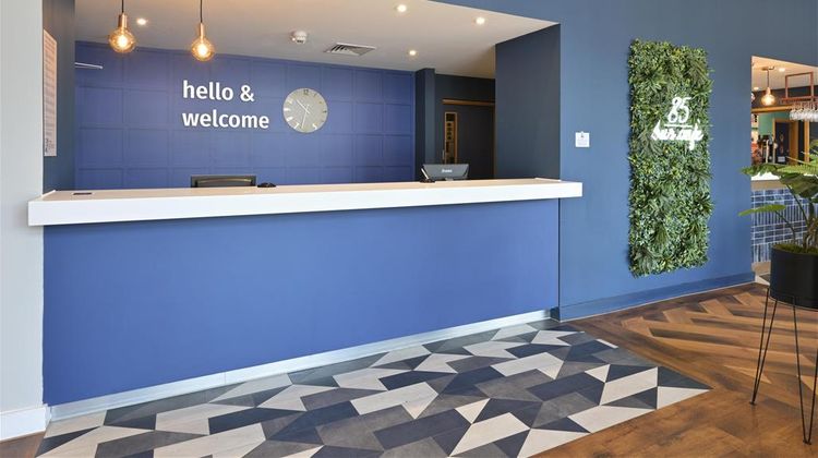 Travelodge Hatfield Central Lobby