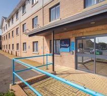 Travelodge Holyhead Exterior