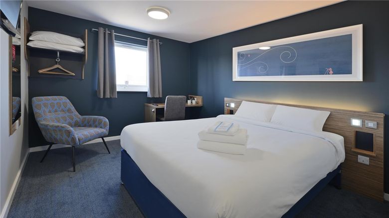 <b>Travelodge Huddersfield Room</b>. Images powered by <a href="https://iceportal.shijigroup.com/" title="IcePortal" target="_blank">IcePortal</a>.