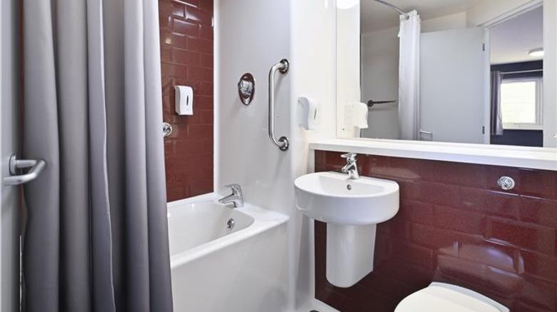 <b>Travelodge Huddersfield Room</b>. Images powered by <a href="https://iceportal.shijigroup.com/" title="IcePortal" target="_blank">IcePortal</a>.