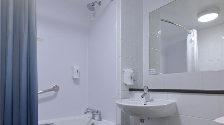 <b>Travelodge Inverness Fairways Room</b>. Images powered by <a href="https://iceportal.shijigroup.com/" title="IcePortal" target="_blank">IcePortal</a>.