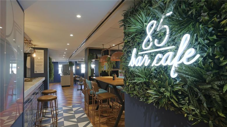 <b>Travelodge Kingston Upon Thames Central Restaurant</b>. Images powered by <a href="https://iceportal.shijigroup.com/" title="IcePortal" target="_blank">IcePortal</a>.