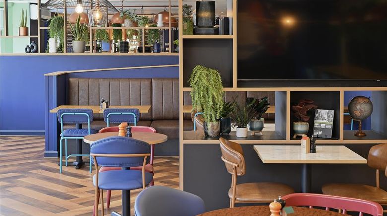 <b>Travelodge Leeds Central Vicar Lane Restaurant</b>. Images powered by <a href="https://iceportal.shijigroup.com/" title="IcePortal" target="_blank">IcePortal</a>.