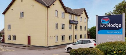 Travelodge Leeds Morley Hotel Exterior