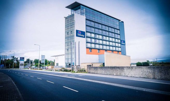 Travelodge Limerick Castletroy Exterior