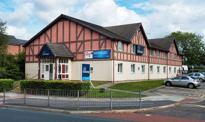 Travelodge Liverpool Aigburth Exterior
