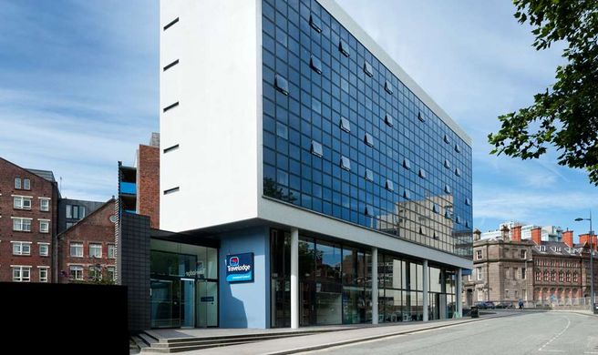 Travelodge Liverpool Central Exterior