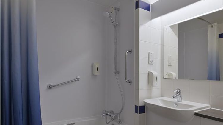 Travelodge Liverpool Docks Room