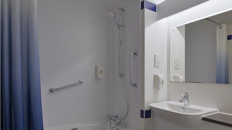 <b>Travelodge Liverpool Docks Room</b>. Images powered by <a href="https://iceportal.shijigroup.com/" title="IcePortal" target="_blank">IcePortal</a>.