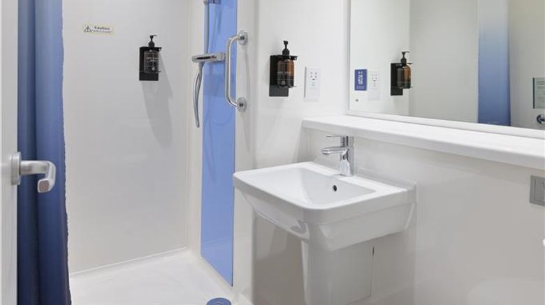 <b>Travelodge London Belvedere Room</b>. Images powered by <a href="https://iceportal.shijigroup.com/" title="IcePortal" target="_blank">IcePortal</a>.