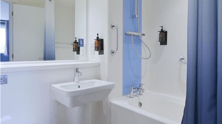 <b>Travelodge London Belvedere Room</b>. Images powered by <a href="https://iceportal.shijigroup.com/" title="IcePortal" target="_blank">IcePortal</a>.
