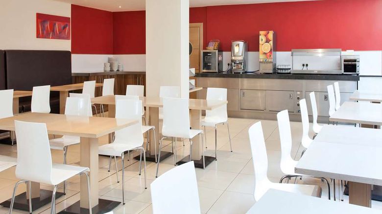 <b>Travelodge London Aldgate East Hotel Restaurant</b>. Images powered by <a href="https://iceportal.shijigroup.com/" title="IcePortal" target="_blank">IcePortal</a>.
