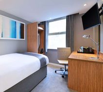 Travelodge London Bank Room
