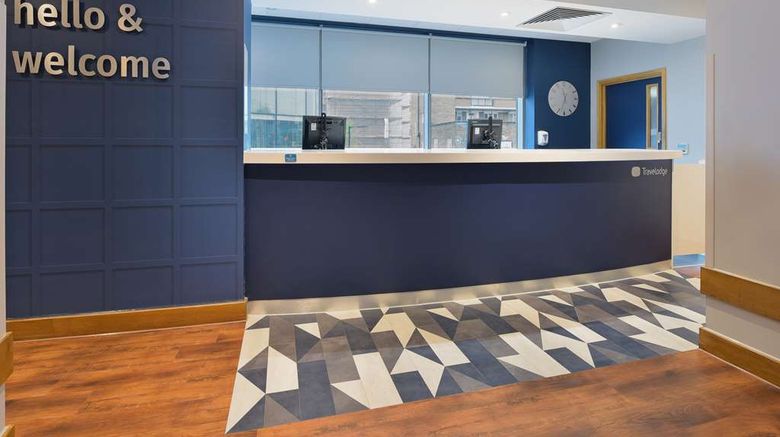 <b>Travelodge Southwark Hotel Lobby</b>. Images powered by <a href="https://iceportal.shijigroup.com/" title="IcePortal" target="_blank">IcePortal</a>.