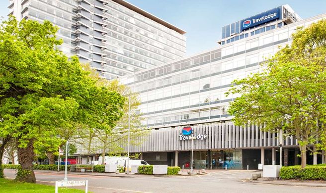 Travelodge London Chessington Tolworth Exterior