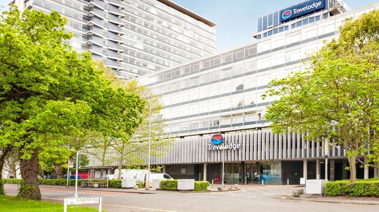 Travelodge London Chessington Tolworth Exterior