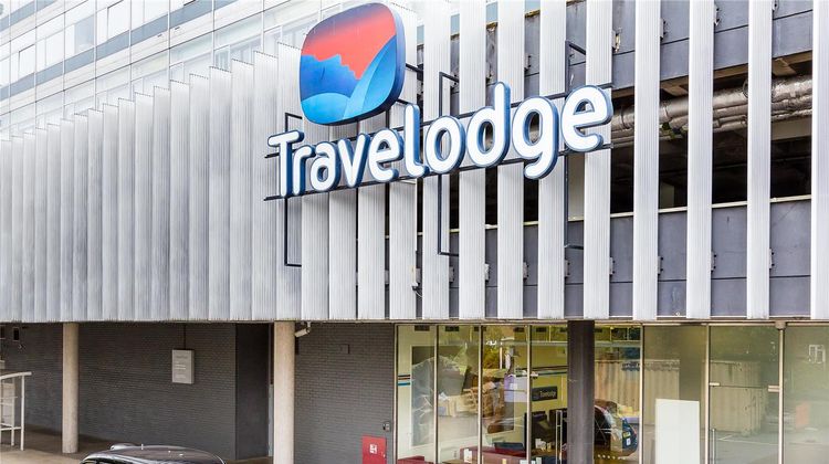 Travelodge London Chessington Tolworth Exterior