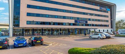 Travelodge London City Airport Exterior