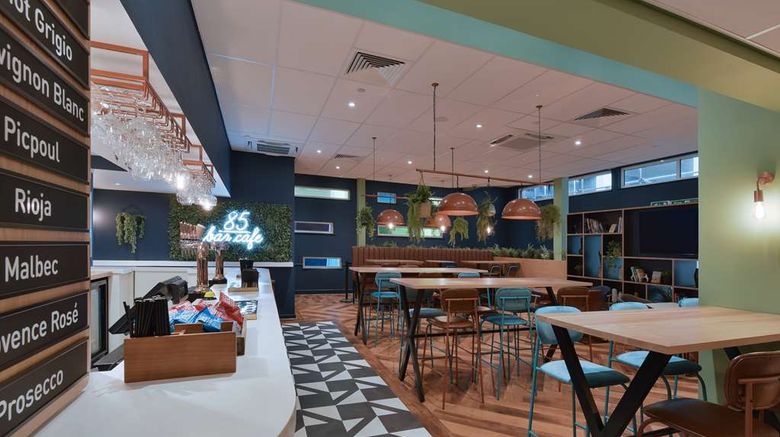 <b>Travelodge London Covent Garden Restaurant</b>. Images powered by <a href="https://iceportal.shijigroup.com/" title="IcePortal" target="_blank">IcePortal</a>.