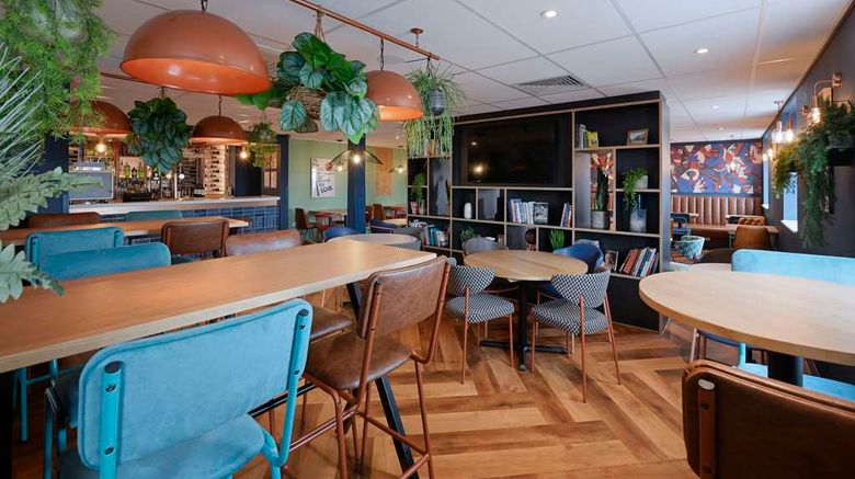 <b>Travelodge London Finchley Restaurant</b>. Images powered by <a href="https://iceportal.shijigroup.com/" title="IcePortal" target="_blank">IcePortal</a>.
