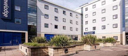 Travelodge London Kew Bridge Exterior