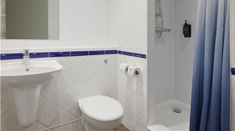 <b>Travelodge London Northolt Room</b>. Images powered by <a href="https://iceportal.shijigroup.com/" title="IcePortal" target="_blank">IcePortal</a>.