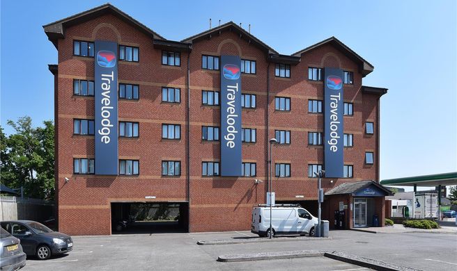 Travelodge London Park Royal Hotel Exterior
