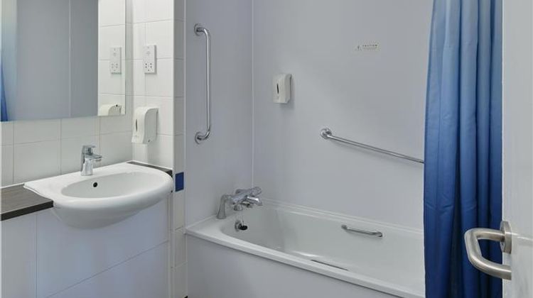Travelodge London Park Royal Hotel Room