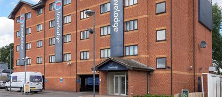 Travelodge London Park Royal Hotel Exterior