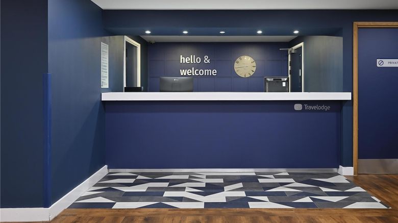 <b>Travelodge Romford Central Hotel Lobby</b>. Images powered by <a href="https://iceportal.shijigroup.com/" title="IcePortal" target="_blank">IcePortal</a>.
