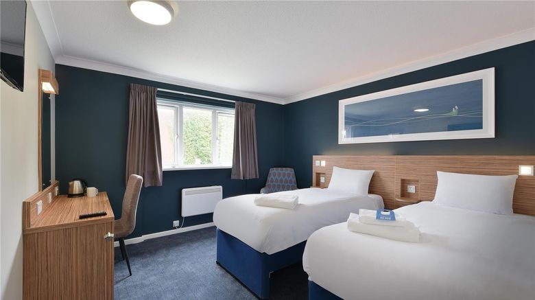 <b>Travelodge London/South Croydon Hotel Room</b>. Images powered by <a href="https://iceportal.shijigroup.com/" title="IcePortal" target="_blank">IcePortal</a>.