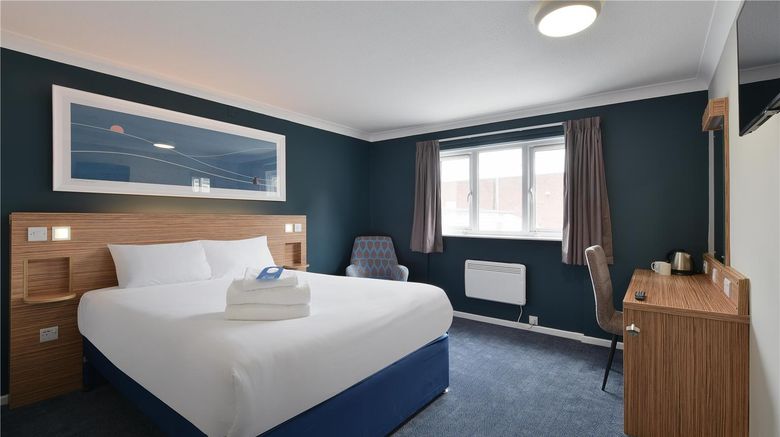 <b>Travelodge London/South Croydon Hotel Room</b>. Images powered by <a href="https://iceportal.shijigroup.com/" title="IcePortal" target="_blank">IcePortal</a>.