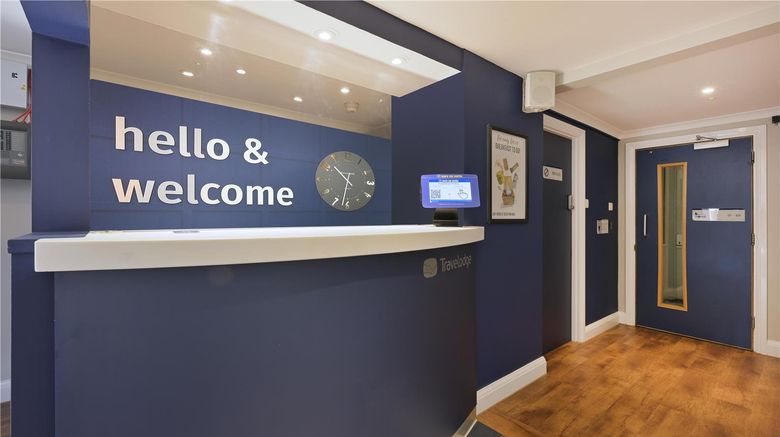 <b>Travelodge Hotel London Southgate Lobby</b>. Images powered by <a href="https://iceportal.shijigroup.com/" title="IcePortal" target="_blank">IcePortal</a>.