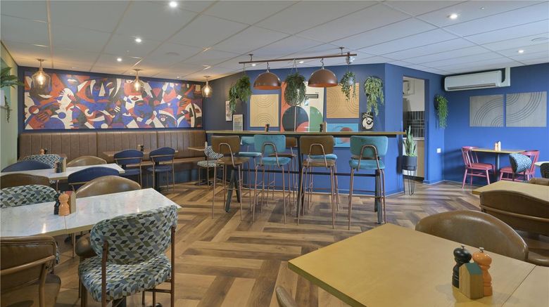 <b>Travelodge London Whetstone Restaurant</b>. Images powered by <a href="https://iceportal.shijigroup.com/" title="IcePortal" target="_blank">IcePortal</a>.