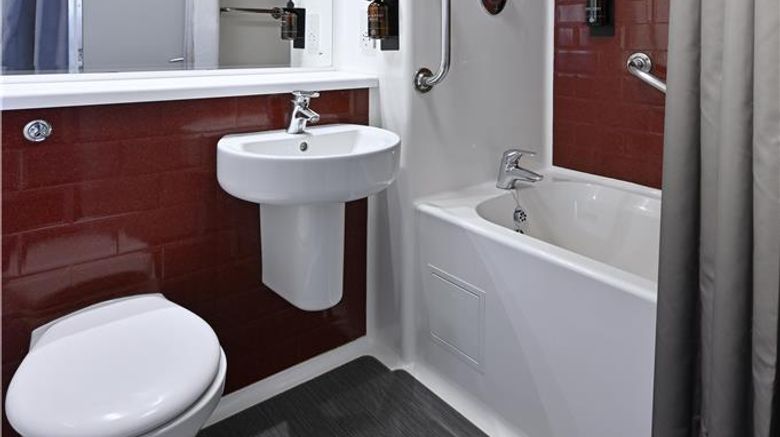 <b>Travelodge London Woolwich Room</b>. Images powered by <a href="https://iceportal.shijigroup.com/" title="IcePortal" target="_blank">IcePortal</a>.